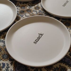 NIB Santa Barbara Design Studio 4 Luncheon Plates w Description